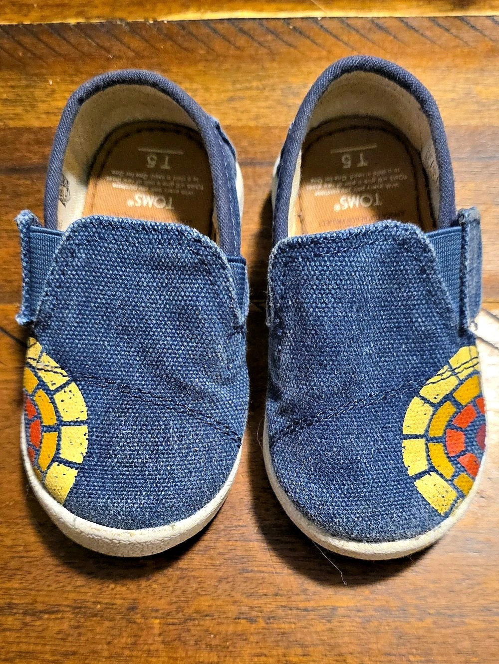 TOMS Tiny TOMS Classic Slip-On Kids Geometric Slip-On Sneakers Size 10